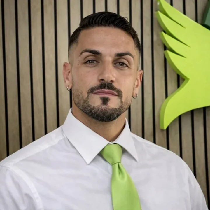 Alejandro, Funeral Service Agent